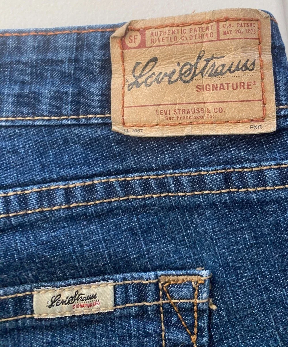 Levi Strauus Signature Women's 12 Medium Stretch Low Rise Boot cut jeans 32